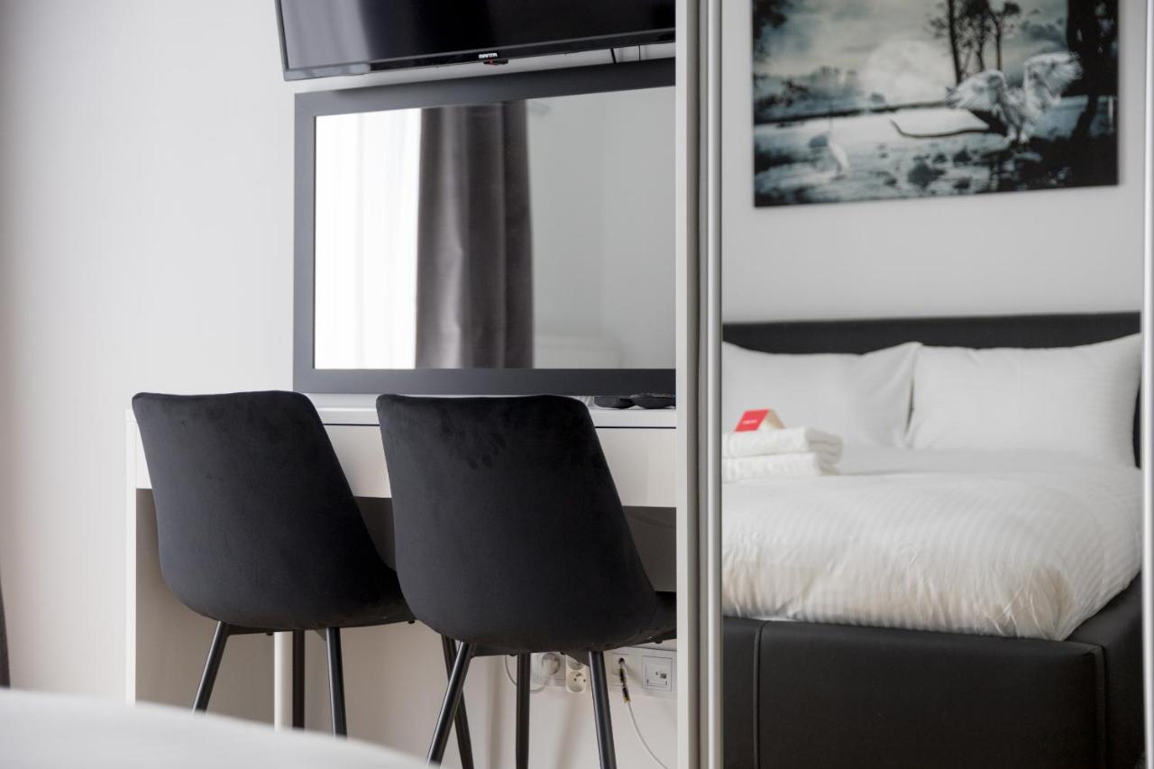 Wola Chic Studios Warszawa Exteriör bild